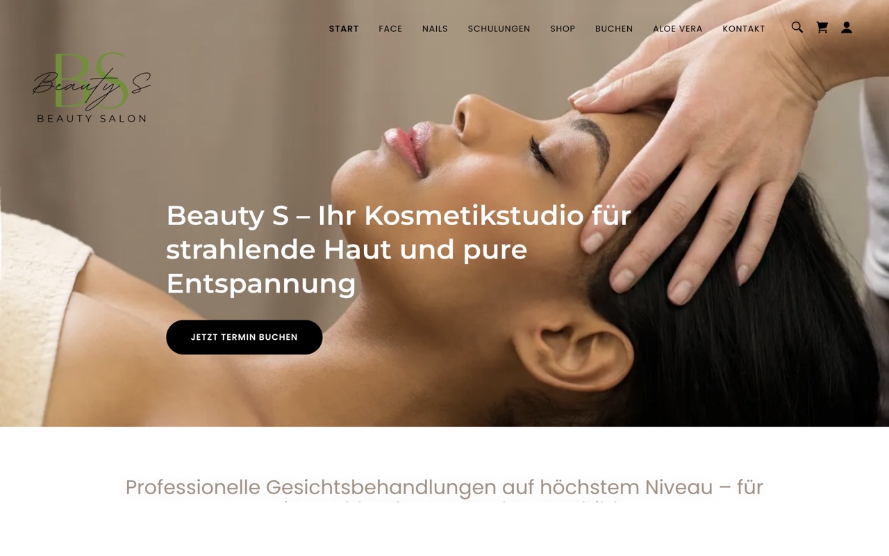 Startseite von Beauty S: großes Foto einer Gesichtsbehandlung mit Button zum Termin buchen